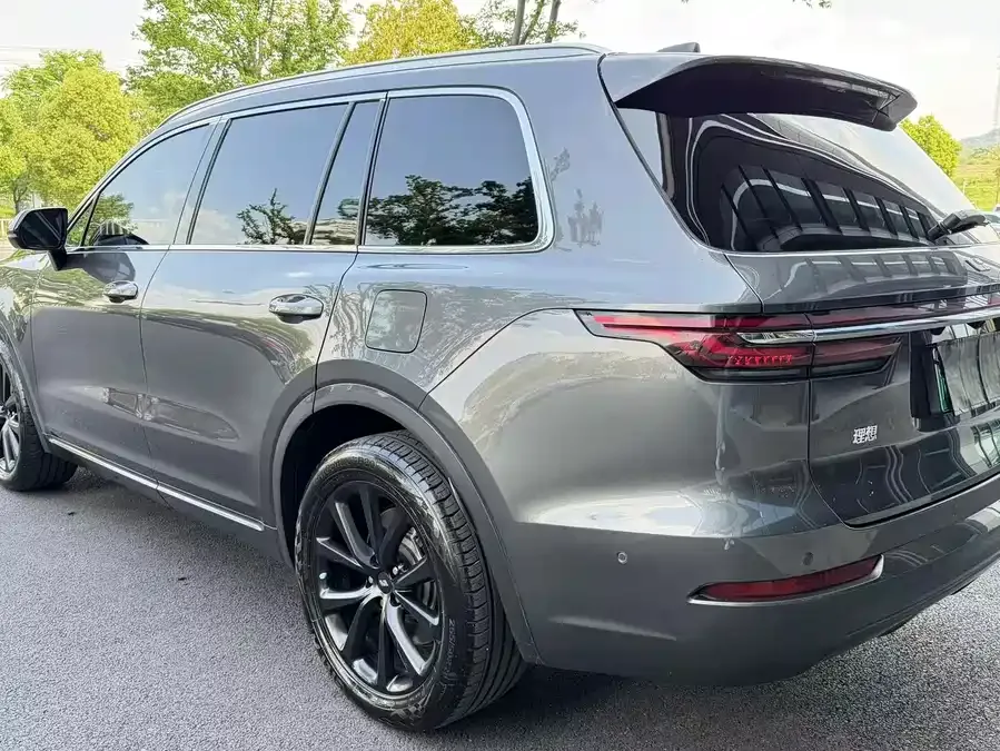 Li Xiang One Ideal ONE 2021 extended range 6-seater version 2022 — миниатюра 3