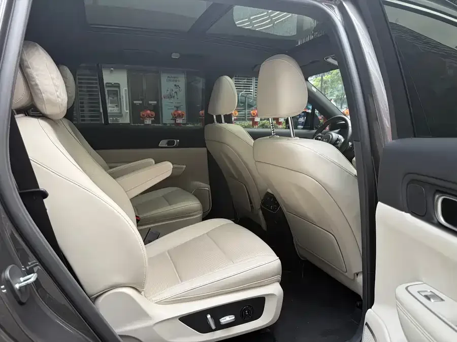 Li Xiang One Ideal ONE 2021 extended range 6-seater version 2023 — миниатюра 4