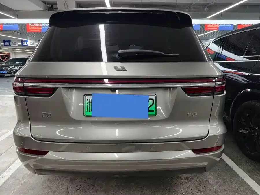 Li Xiang One Ideal ONE 2021 extended range 6-seater version 2022 — миниатюра 4