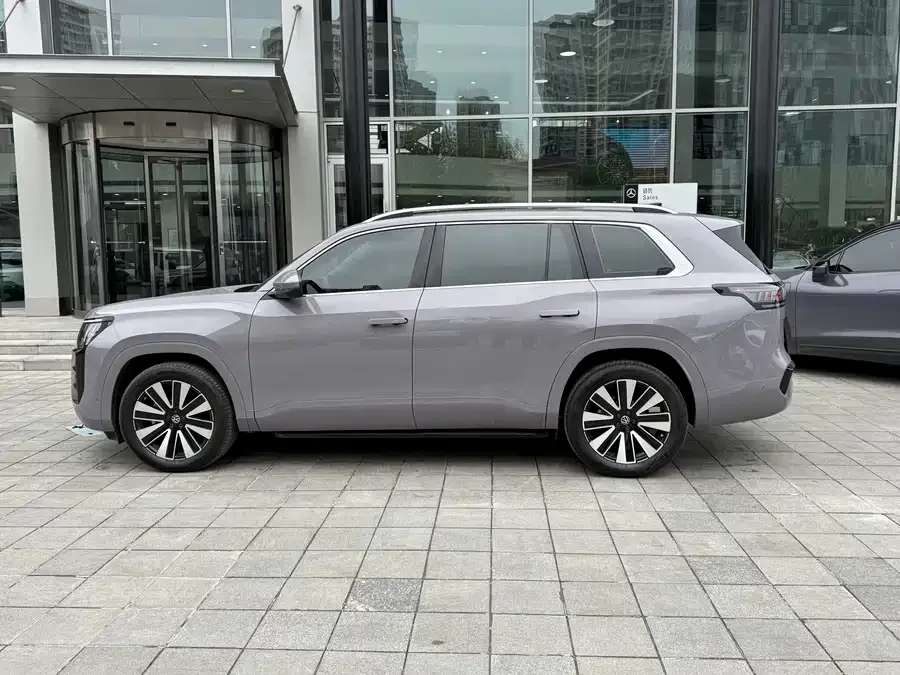 Volkswagen Teramont 2025 Touron Pro 450TSI 4WD Vertical and Horizontal Edition 2025 — миниатюра 3