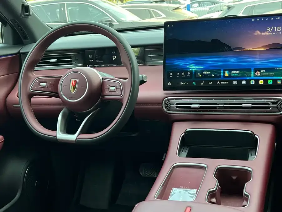 Hongqi HS6 PHEV Hongqi HS6 PHEV 2026 Model 240 Intelligent Hybrid 2026 — миниатюра 3