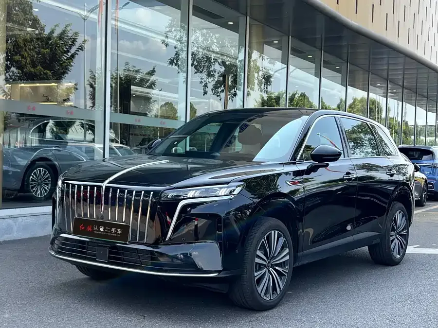 Hongqi HS6 PHEV Hongqi HS6 PHEV 2026 Model 240 Intelligent Hybrid 2026 — фото 1, купить с доставкой в Москву