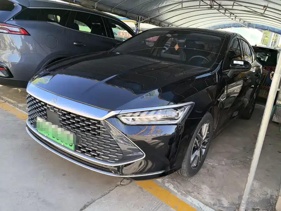 BYD Qin PLUS Qin PLUS 2021 DM-i 120KM Flagship 2023 — фото 1, купить с доставкой в Москву