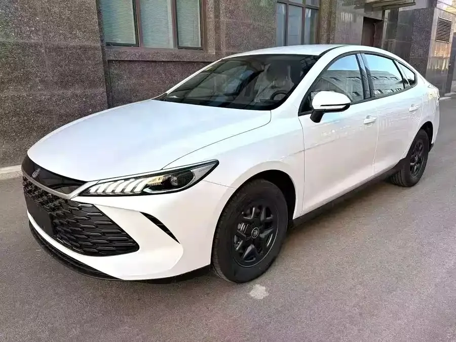 BYD Qin PLUS Qin PLUS 2026 DM-i 128KM Progressive Edition 2026 — фото 1, купить с доставкой в Москву