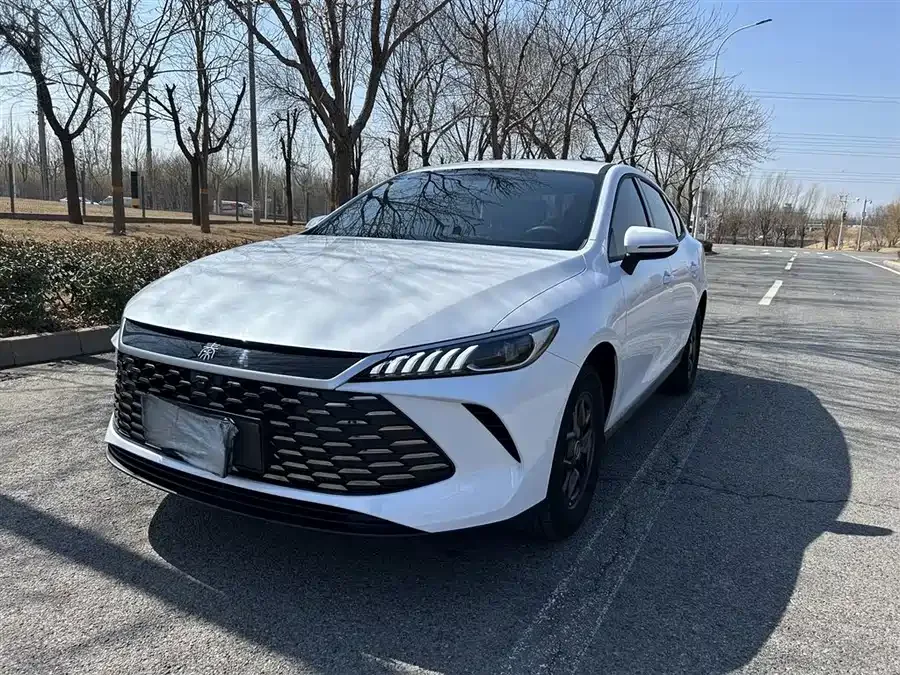BYD Qin PLUS Qin PLUS 2026 DM-i 128KM Progressive Edition 2025 — фото 1, купить с доставкой в Москву