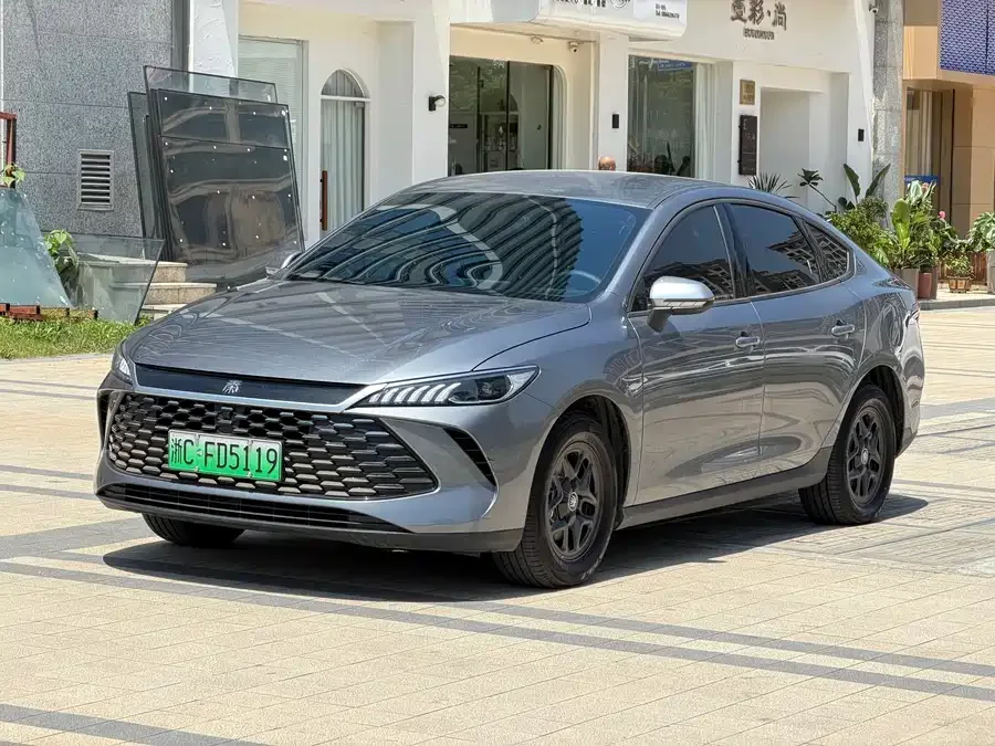 BYD Qin PLUS Qin PLUS 2025 DM-i Intelligent Driving Edition 55KM Beyond Edition 2025 — фото 1, купить с доставкой в Москву