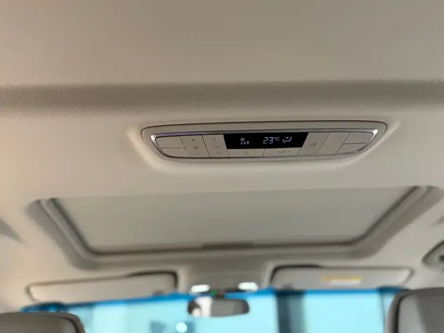 Buick GL8 2022 ES Lu Zun 653T Comfort Edition 2022 — миниатюра 3