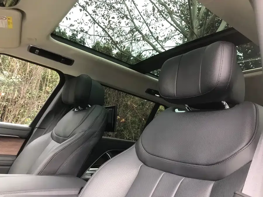 Land Rover Range Rover Range Rover 2024 3.0 L6 400PS Model Extended Edition 2024 — миниатюра 5