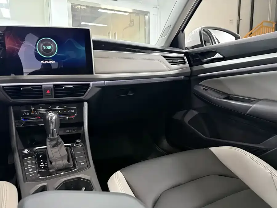 Volkswagen Bora Bora 2023 280TSI DSG Premium Edition 2022 — миниатюра 5