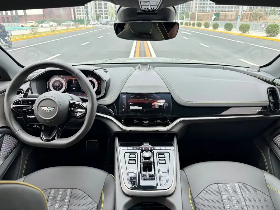 Aston Martin DBX 2025 4.0T V8 707 2026 — миниатюра 5