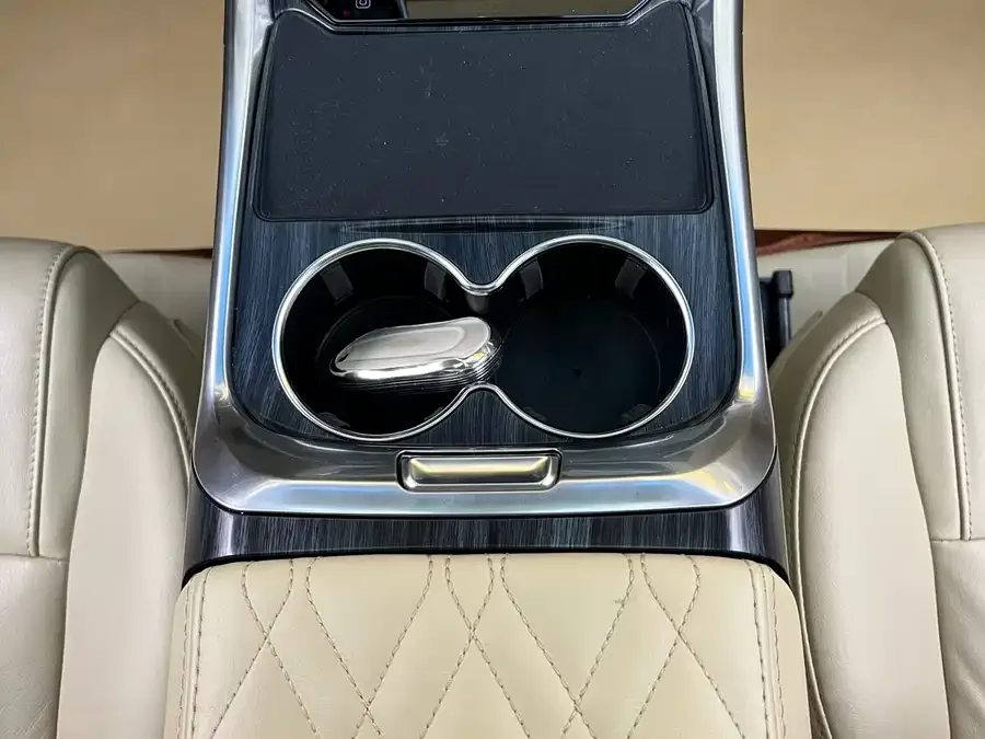 Buick GL8 2023 ES Lu Zun Premium Edition 2023 — миниатюра 4