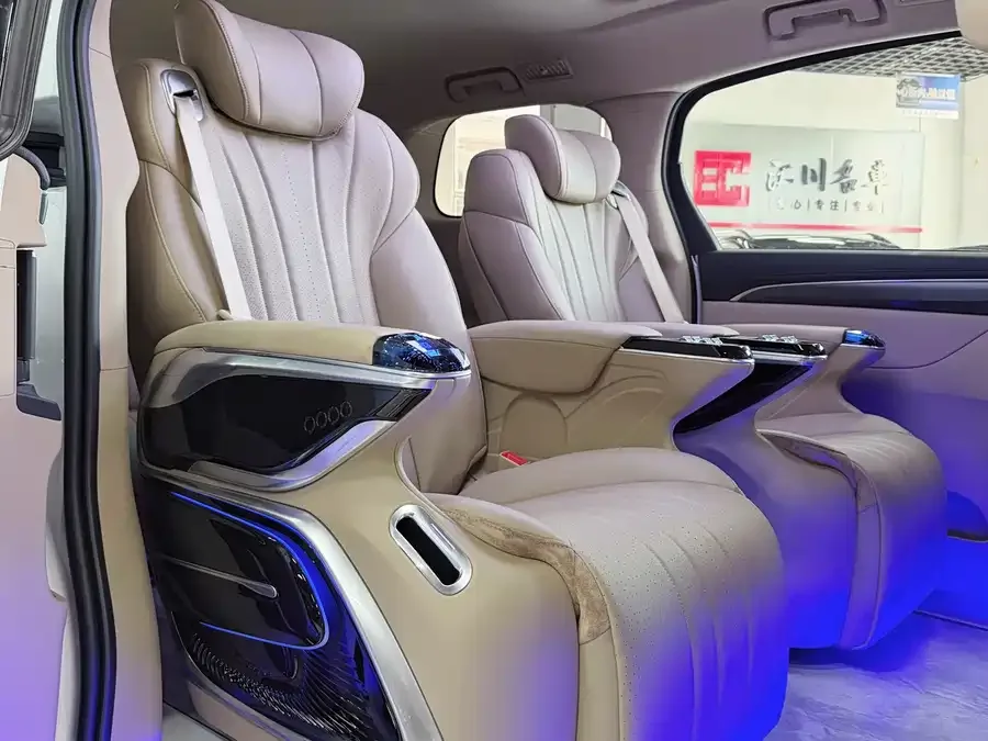 Buick GL8 2025 Land Business Class Comfort DG Edition 2026 — миниатюра 2