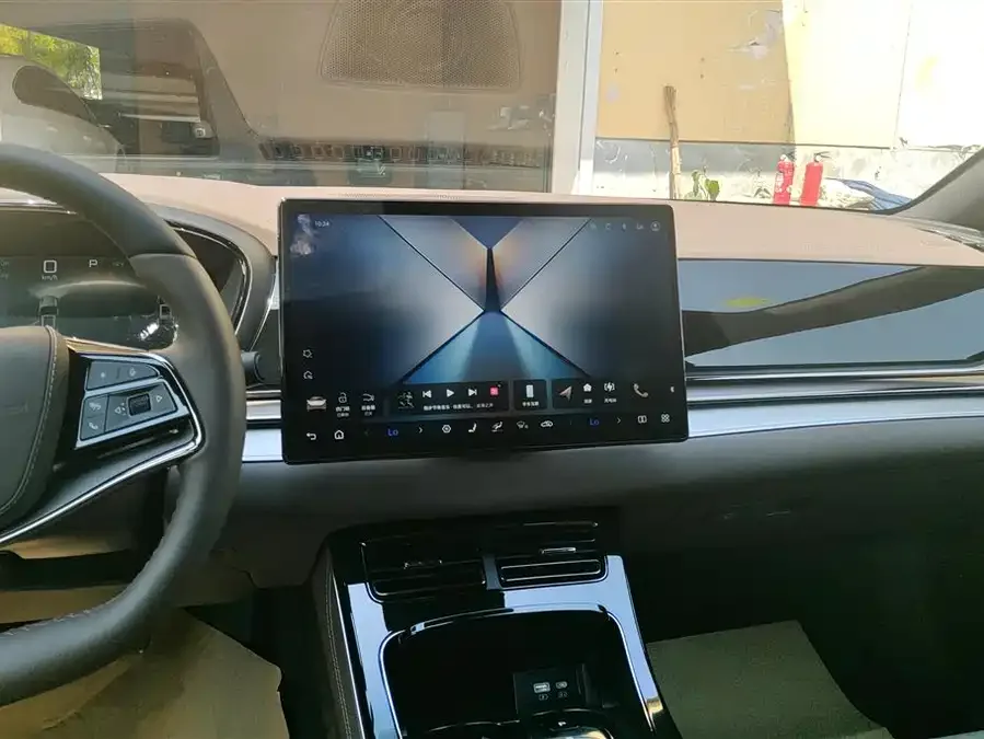 BYD Second-hand Han 2025 DM-i Intelligent Driving Edition 125KM Premium Edition 2025 — миниатюра 4