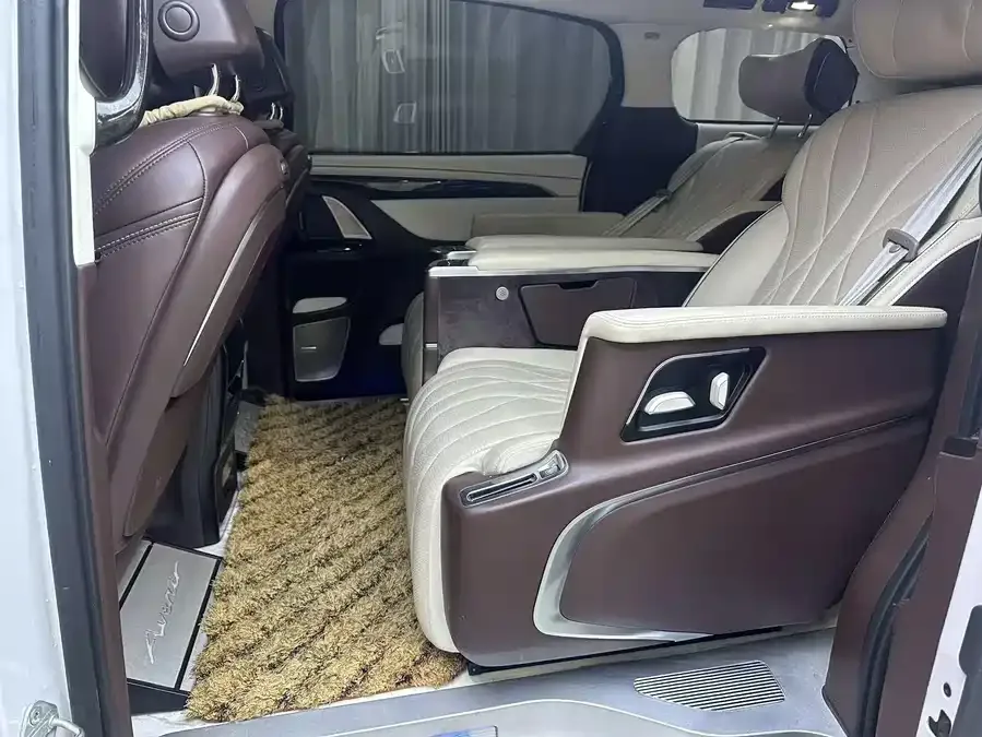 Buick GL8 2022 ES Lu Zun 653T Exclusive model 2022 — миниатюра 3