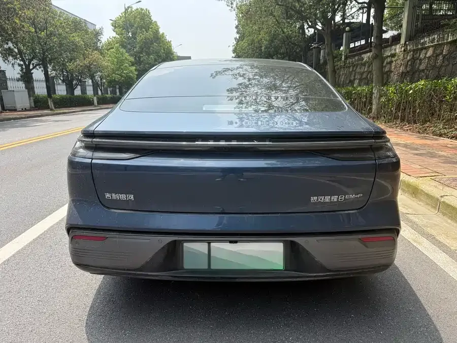 Geely Galaxy Star 8 Galaxy Star 8 2025 60km EM-i Deluxe Edition 2025 — миниатюра 2