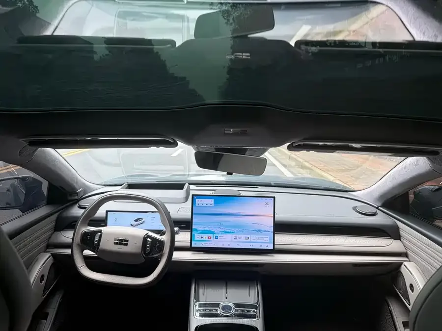 Geely Galaxy Star 8 Galaxy Star 8 2025 60km EM-i Deluxe Edition 2025 — миниатюра 3