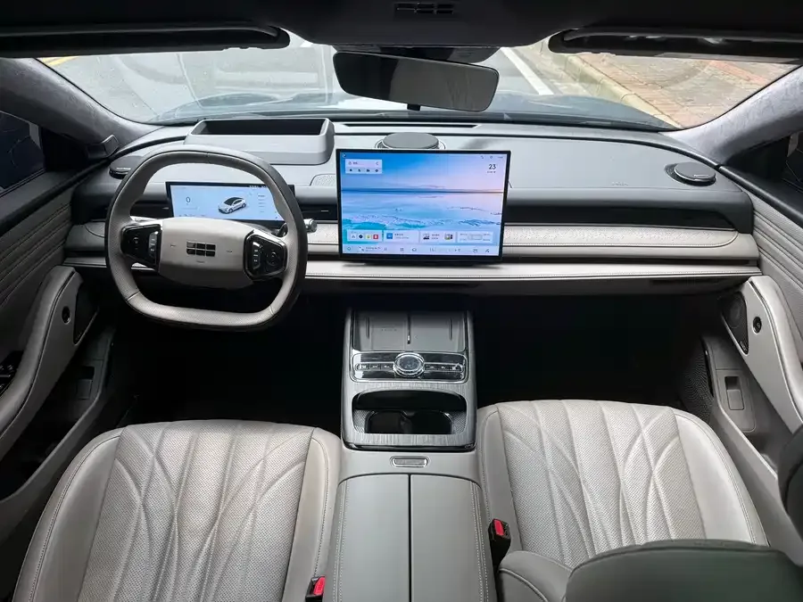 Geely Galaxy Star 8 Galaxy Star 8 2025 60km EM-i Deluxe Edition 2025 — миниатюра 4