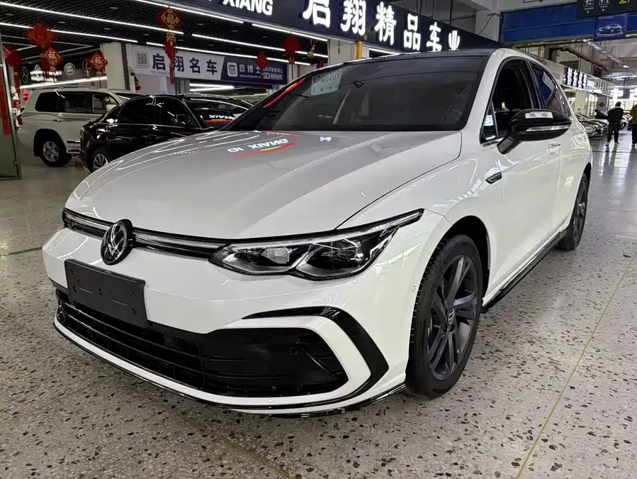 Volkswagen golf Golf 2021 280TSI DSG R-Line 2022 — фото 1, купить с доставкой в Москву