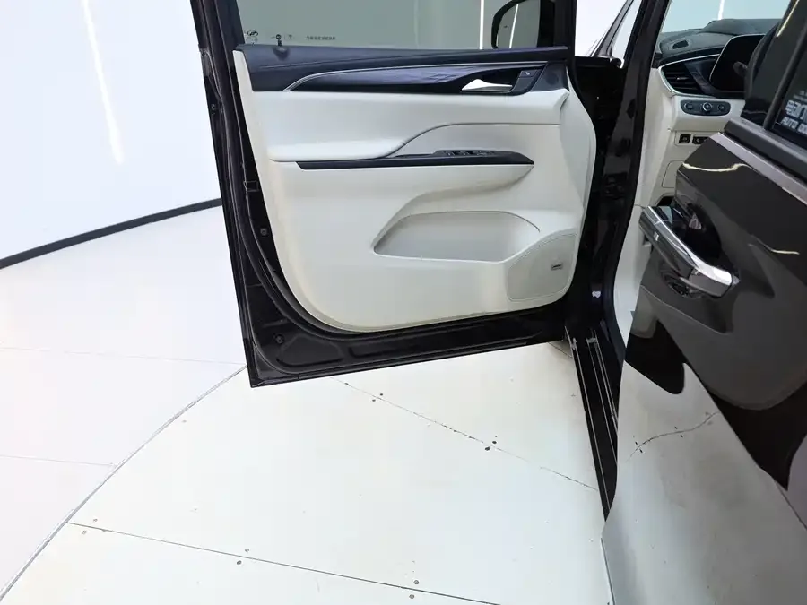 Buick GL8 2022 Avenir Six-seat Xianli Edition 2022 — миниатюра 4