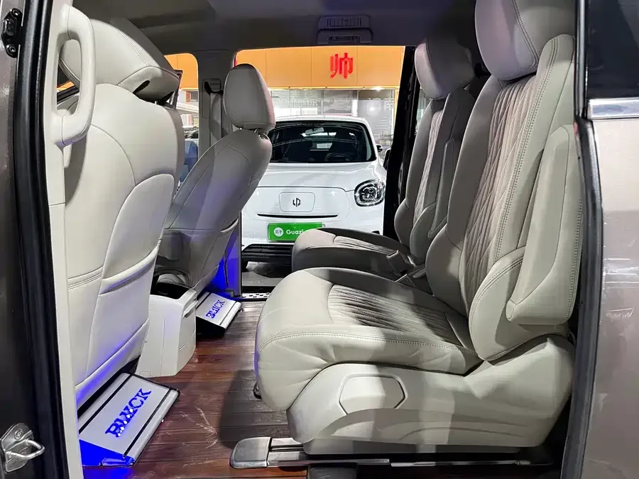 Buick GL8 2023 Land Business Class Smart Edition 2022 — миниатюра 4
