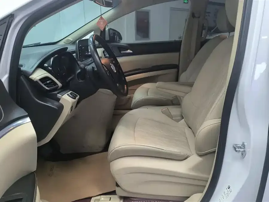 Buick GL8 2023 facelift land business class luxury model 2024 — миниатюра 3