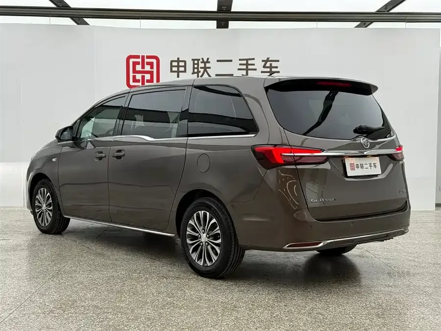 Buick GL8 2023 Land Business Class Comfort Edition 2022 — миниатюра 3