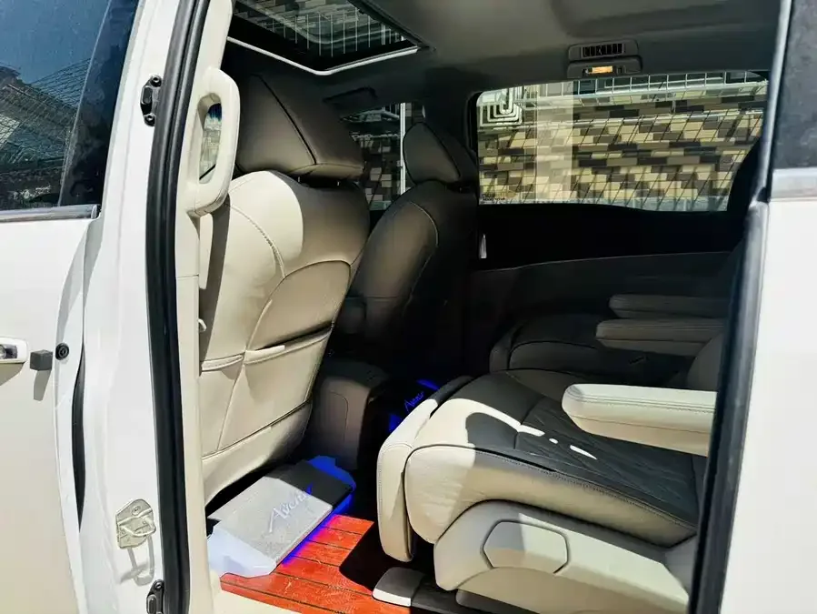 Buick GL8 2023 facelift land business class luxury model 2023 — миниатюра 4