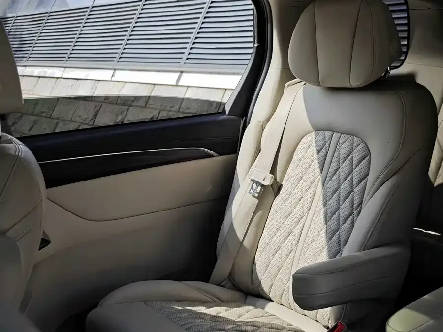 Buick GL8 2021 ES Lu Zun 653T Comfort Edition 2022 — миниатюра 5