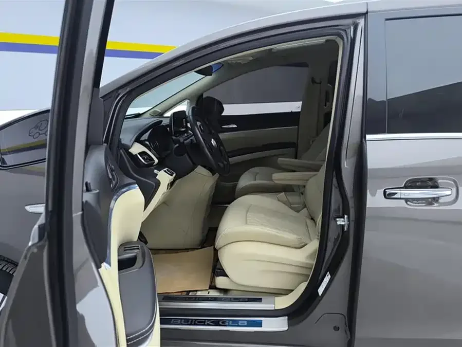 Buick GL8 2023 Land Business Class 652T Luxury Edition 2023 — миниатюра 3