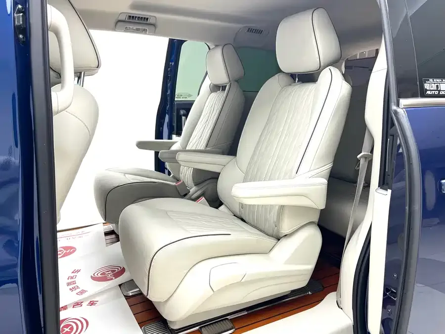 Buick GL8 2023 facelift land business class luxury model 2023 — миниатюра 3