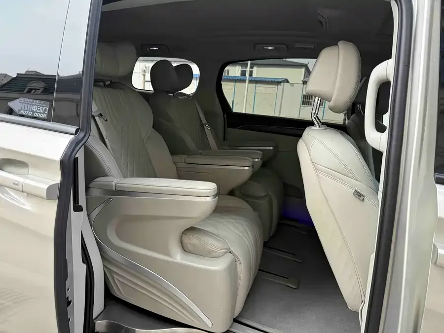 Buick GL8 2022 ES Lu Zun 653T Comfort Edition 2022 — миниатюра 4