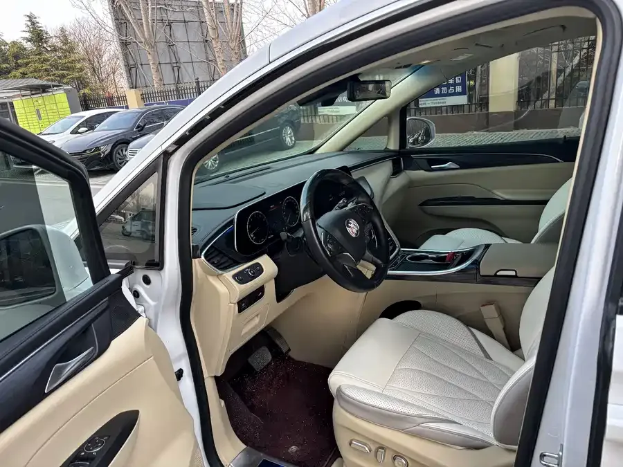 Buick GL8 2022 ES Lu Zun 653T Exclusive model 2022 — миниатюра 3