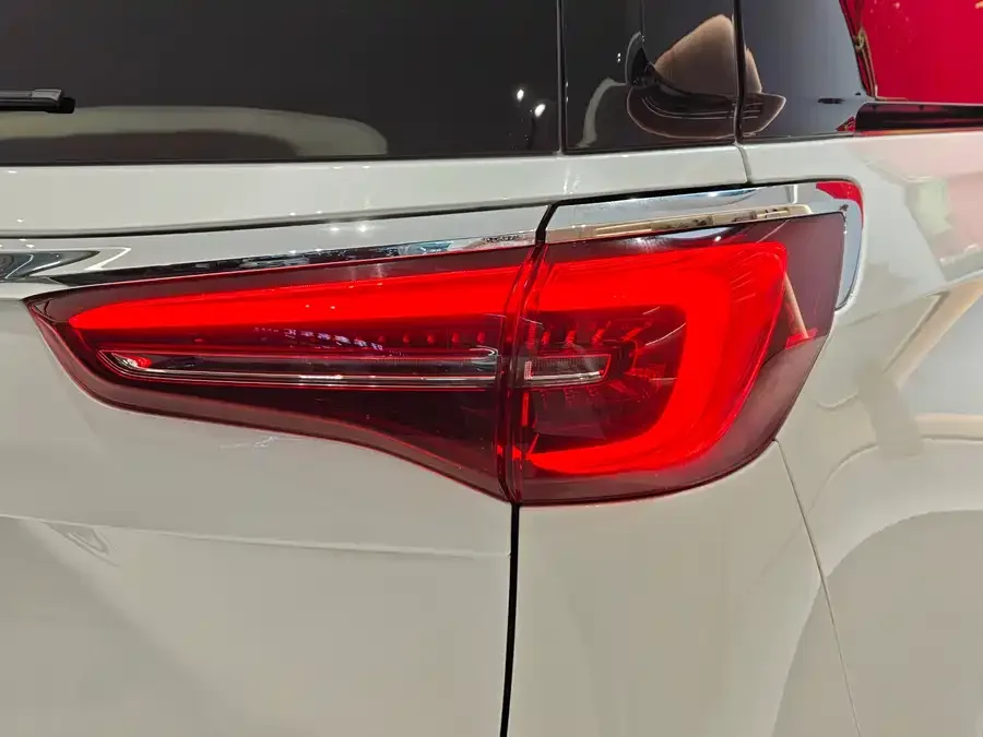 Buick GL8 2023 ES Lu Zun Premium Edition 2023 — миниатюра 2