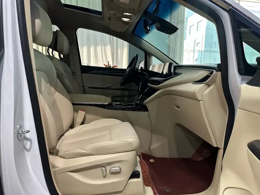 Buick GL8 2023 ES Lu Zun Premium Edition 2022 — миниатюра 3