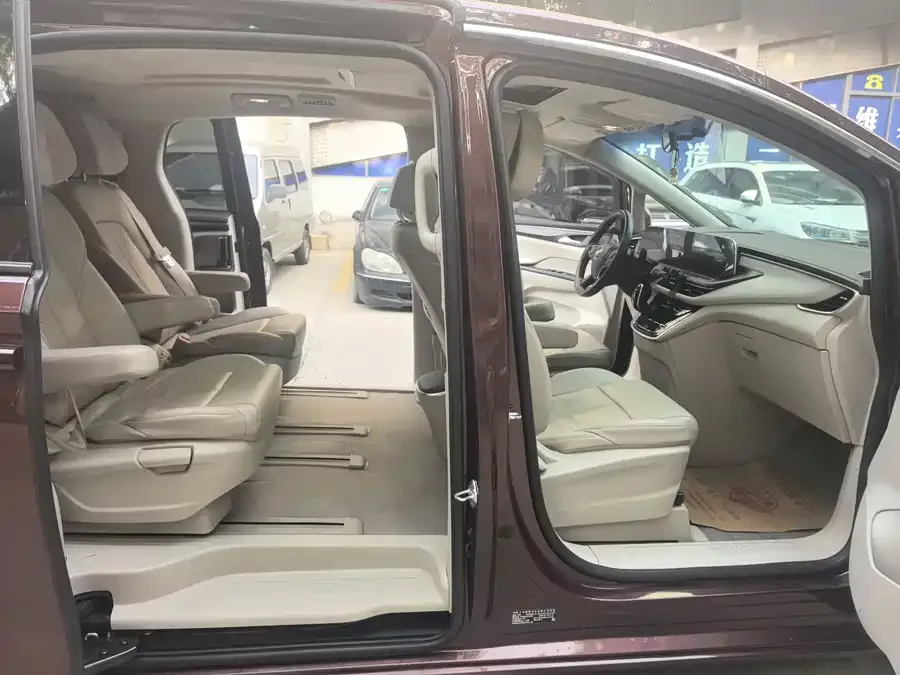 Buick GL8 2023 ES Lu Zun Comfort Edition 2023 — миниатюра 3