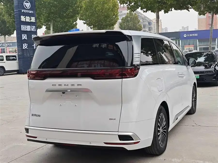 BYD D9 DENZA D9 2022 DM-i 1040 Premium Edition 2023 — миниатюра 2