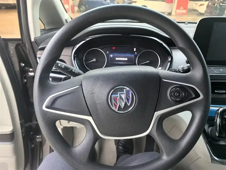Buick GL8 2023 Land Business Class Comfort Edition 2022 — миниатюра 4