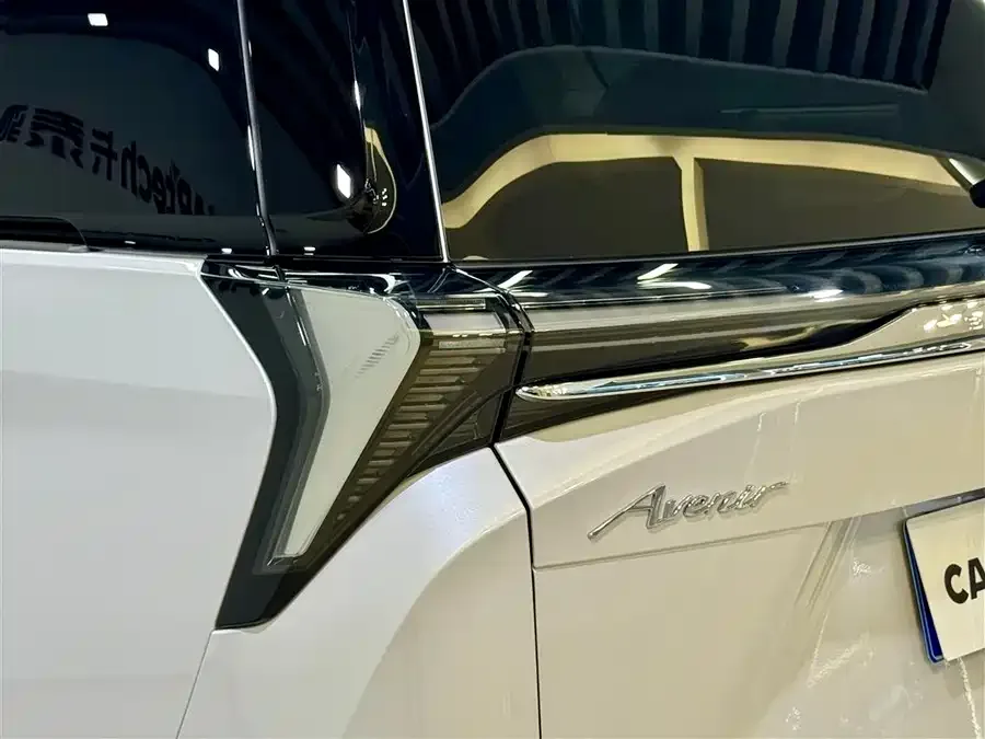 Buick GL8 2025 Luxury and Comfort Avenir Edition 2025 — миниатюра 3