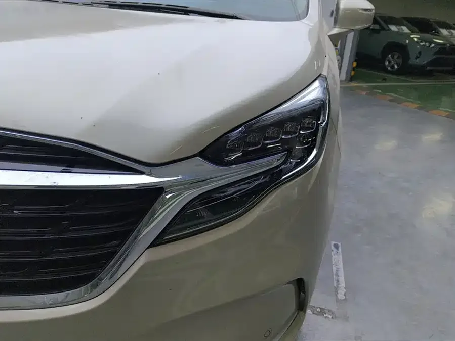 Buick GL8 2022 ES Lu Zun 653T Exclusive model 2022 — миниатюра 5