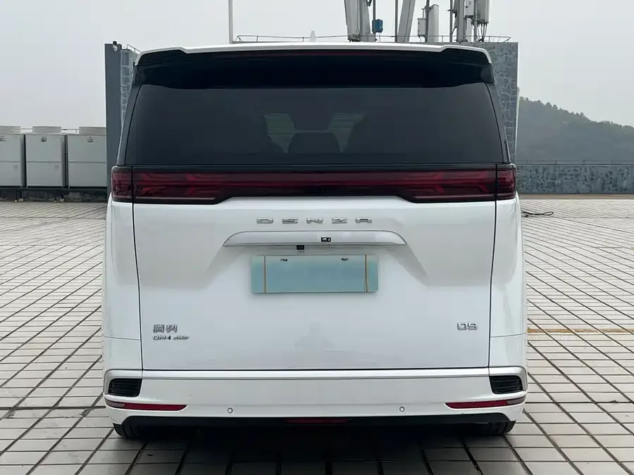 BYD D9 BYD D9 2022 DM-i 970 4WD Flagship Model 2023 — миниатюра 2