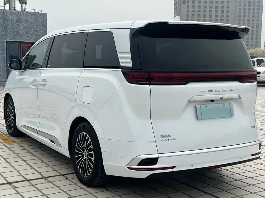 BYD D9 BYD D9 2022 DM-i 970 4WD Flagship Model 2023 — миниатюра 4