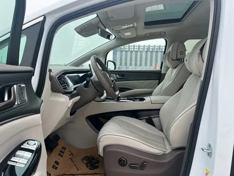 BYD D9 BYD D9 2022 DM-i 970 4WD Flagship Model 2023 — миниатюра 5