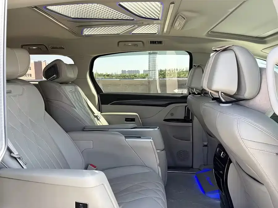 Buick GL8 2023 ES Lu Zun Comfort Edition 2023 — миниатюра 4