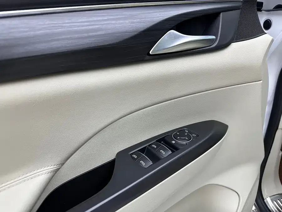 Buick GL8 2022 ES Lu Zun 653T Comfort Edition 2022 — миниатюра 3