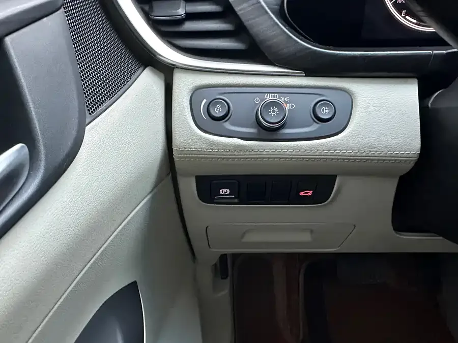 Buick GL8 2022 ES Lu Zun 653T Comfort Edition 2022 — миниатюра 4