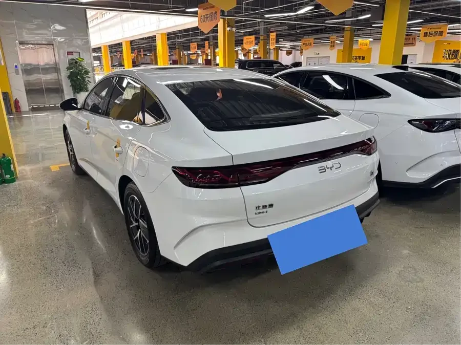 BYD Qin L Qin L 2024 DM-i 120KM Leading Edition 2024 — миниатюра 4