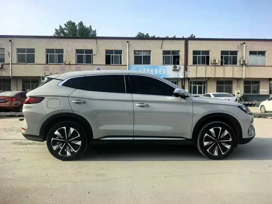BYD Song PLUS New Energy Song PLUS New Energy 2025 DM-i 112KM Premium Edition 2024 — миниатюра 2