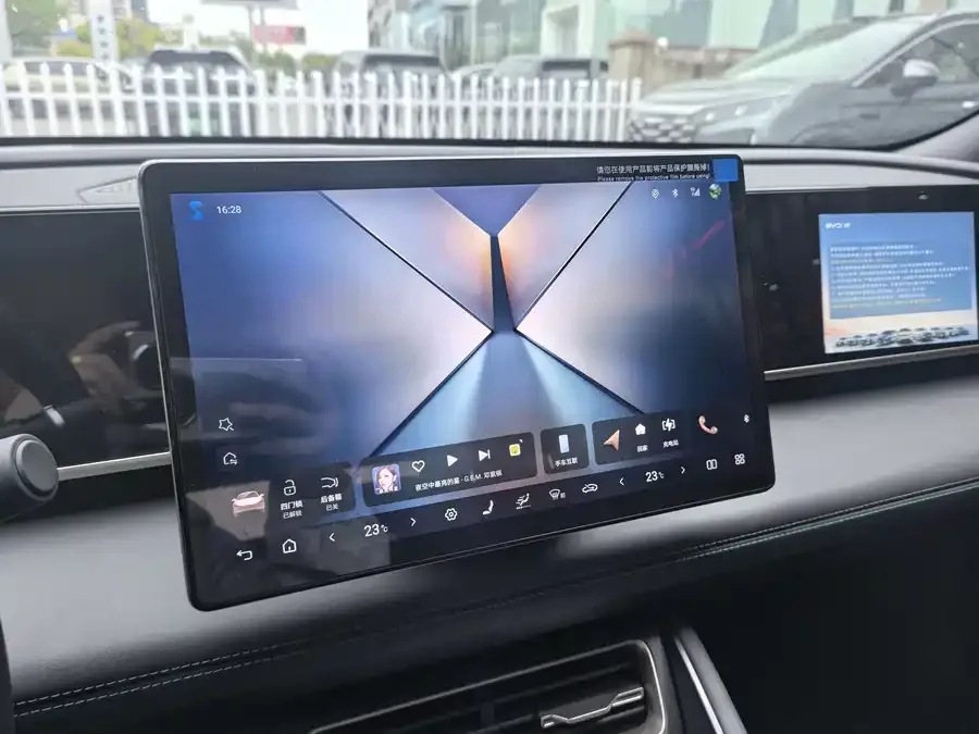 BYD Qin L Qin L 2025 DM-i Intelligent Driving Edition 120KM Beyond Edition 2025 — миниатюра 3