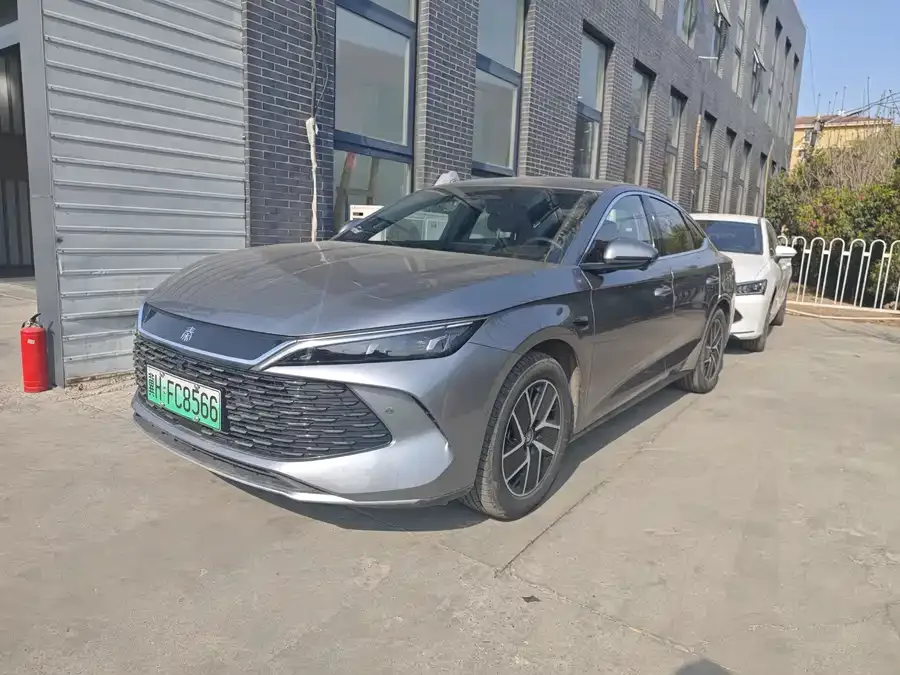 BYD Qin L Qin L 2025 DM-i Intelligent Driving Edition 120KM Beyond Edition 2025 — фото 1, купить с доставкой в Москву