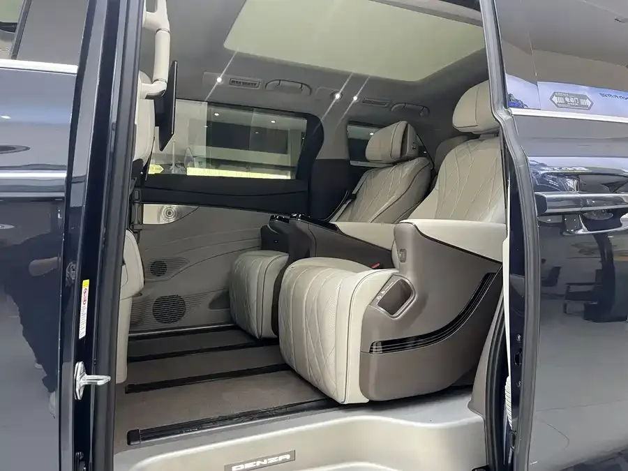 BYD D9 DENZA D9 2022 DM-i 970 4WD Premium Edition 2023 — миниатюра 4
